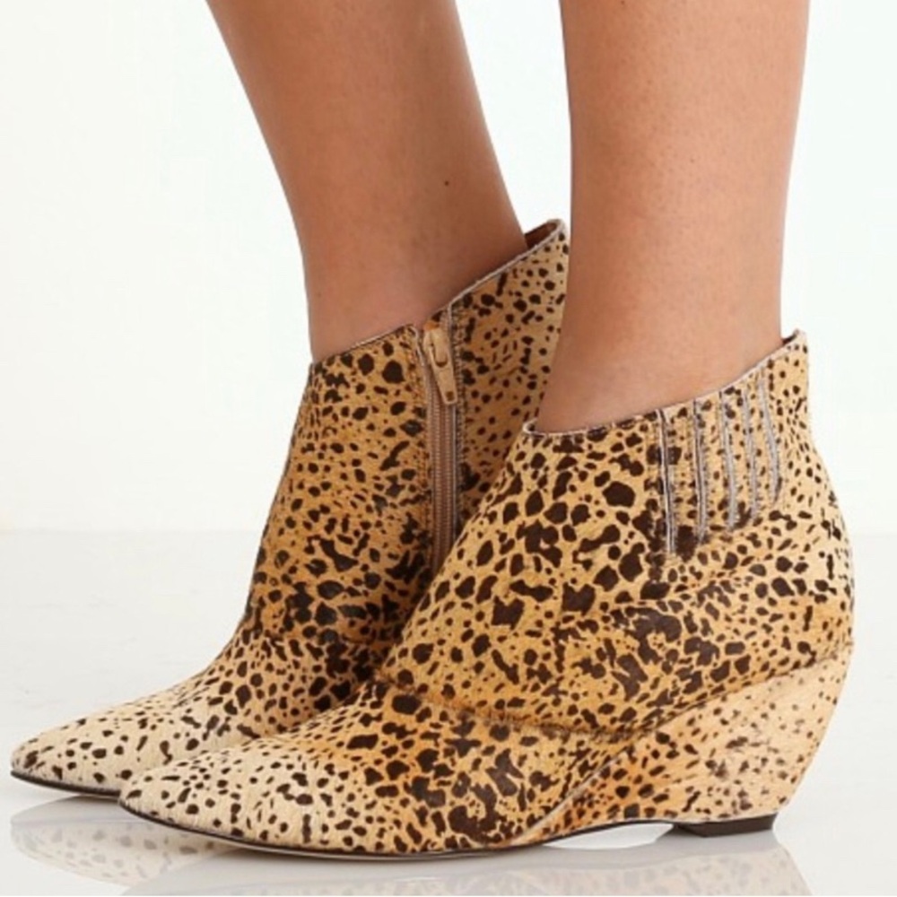 Matisse Leopard Print Booties 8.5